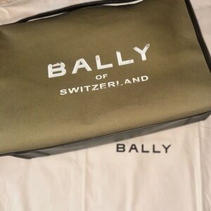 HUGE! Bally bag/tote over night bag 💼